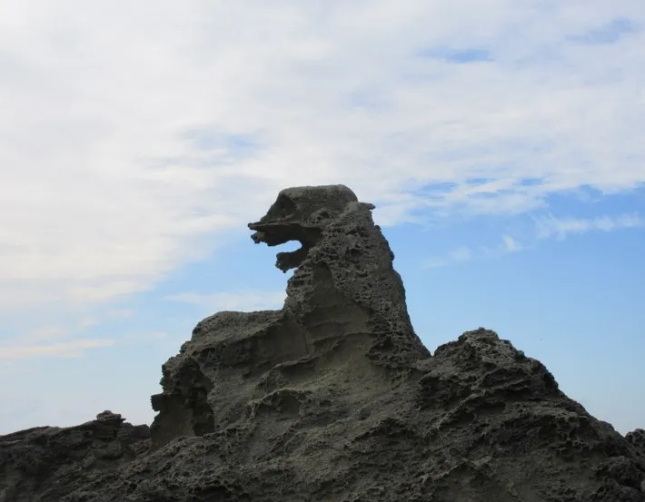秋田県、ゴジラ岩