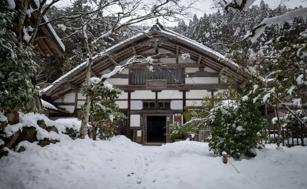 常照皇寺（右京区）の雪景色