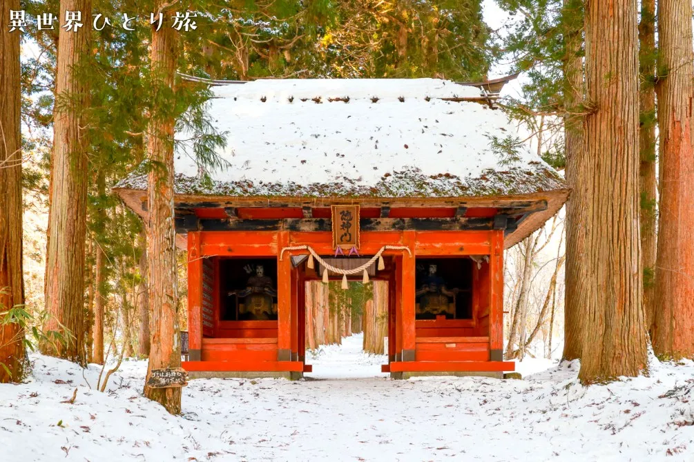 戸隠神社 奥社 随神門の雪景色