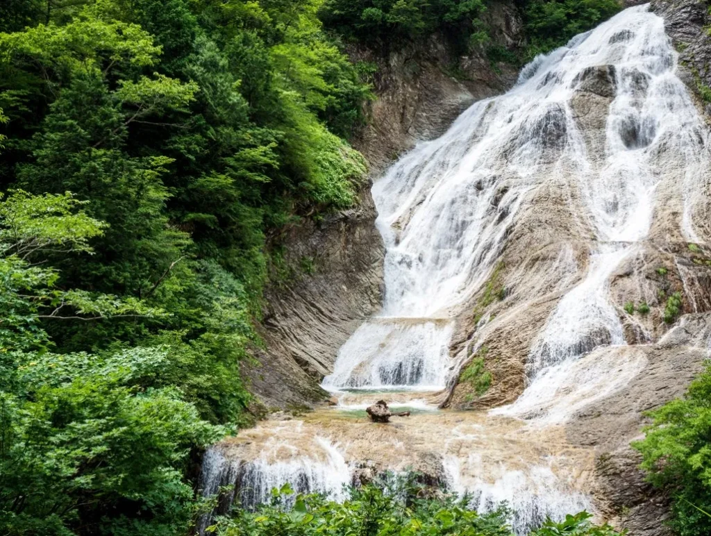 姥ヶ滝（うばがたき）｜石川県の絶景