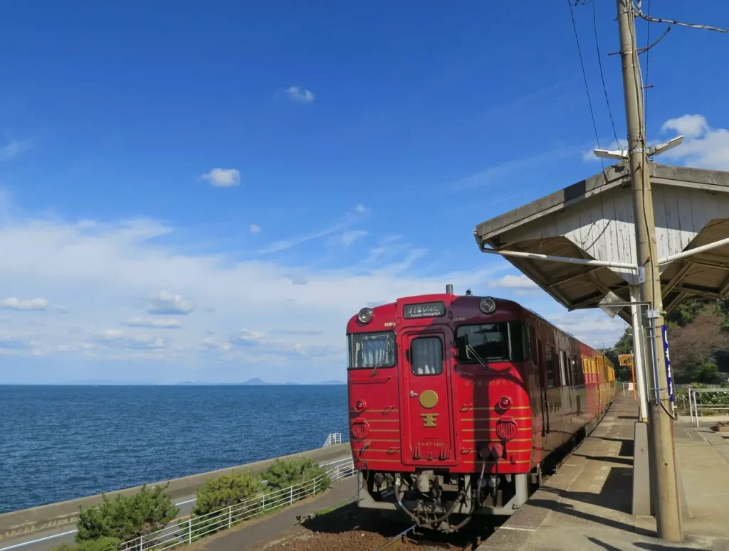 観光列車「伊予灘ものがたり」｜愛媛県の絶景