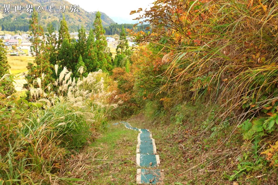 三石神社から瀧神社へ向かう｜要害山トレイル