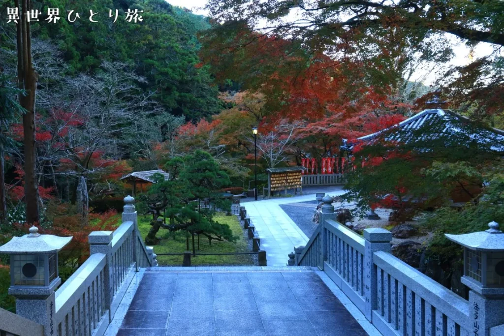法多山尊永寺への階段